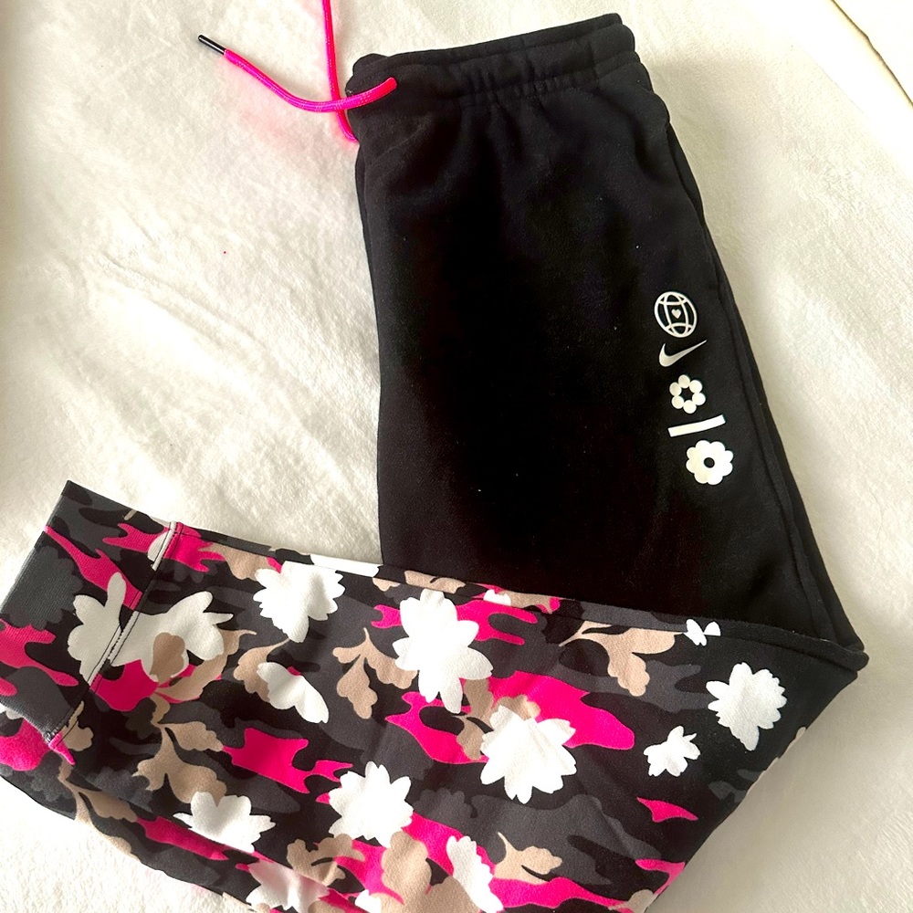 NWT Nike sweatpants.